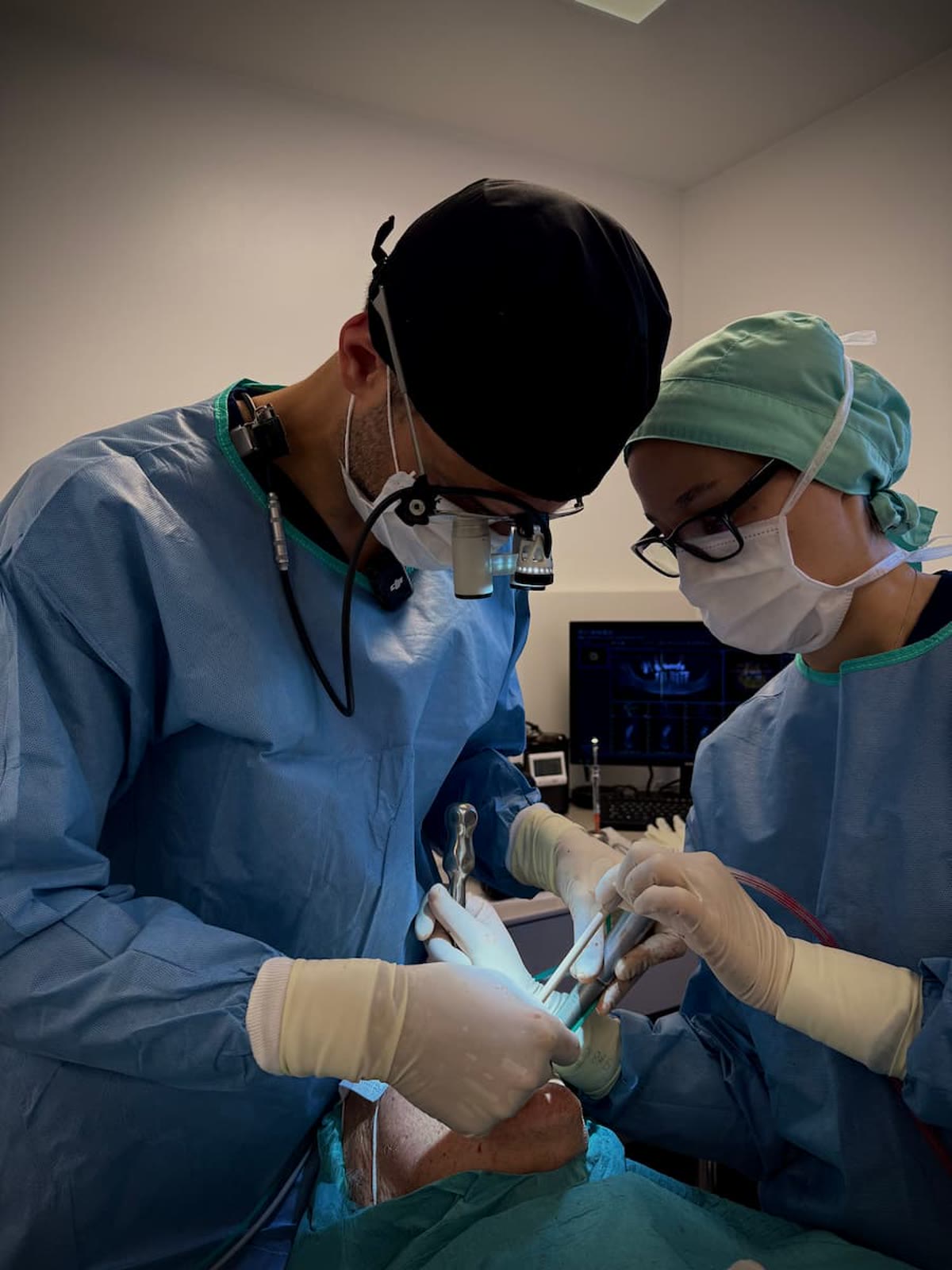 Implantatchirurgie im Team